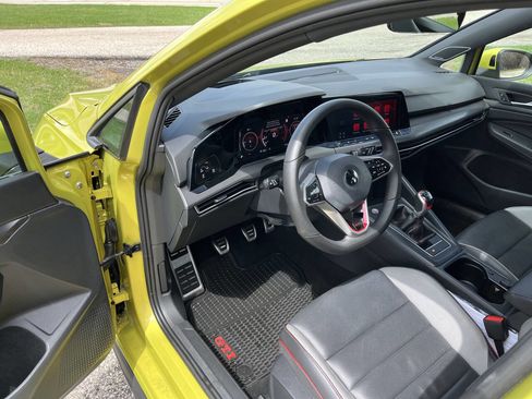 Used 2022 Volkswagen GTI Autobahn image 10