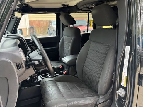 Used 2012 Jeep Wrangler Unlimited Sport image 18