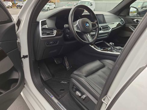 Used 2020 BMW X5 M50i w/ Executive Package image 10