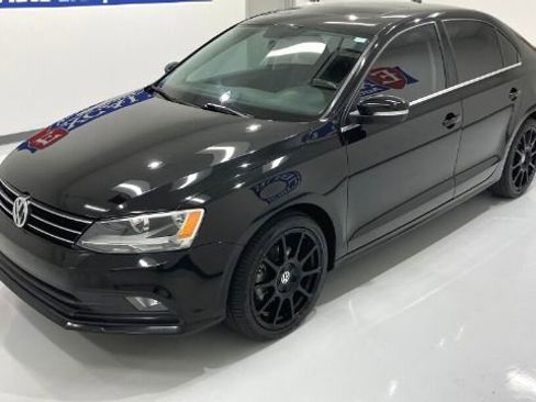 Used 2015 Volkswagen Jetta SE image 9