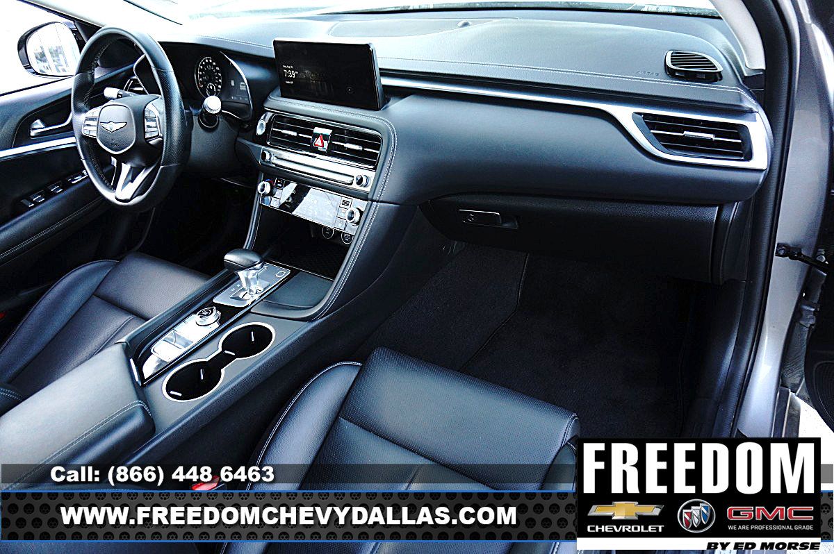 Used 2025 Genesis G70 2.5T RWD image 8