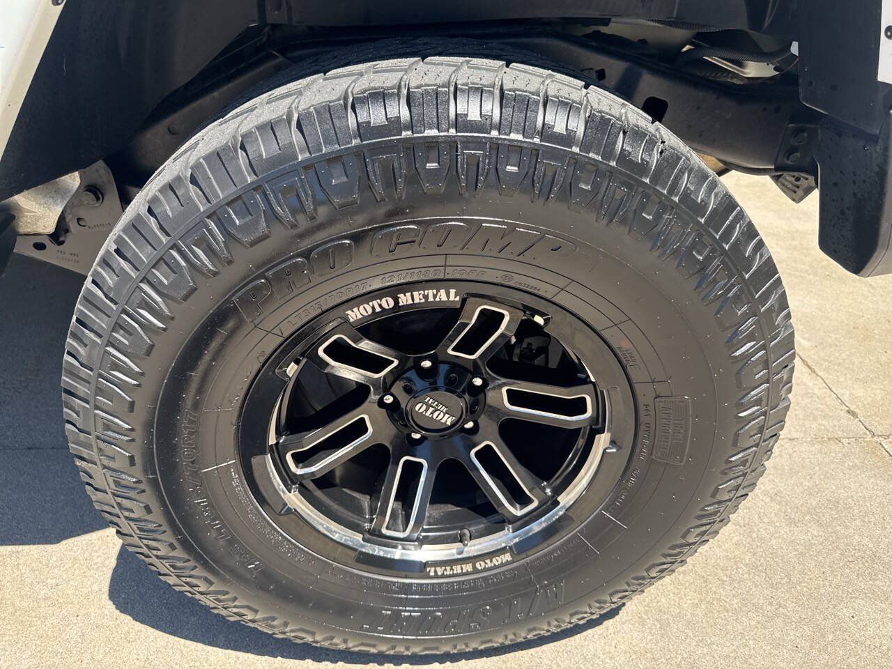 Used 2015 Jeep Wrangler Unlimited Sahara AWD/4WD image 27