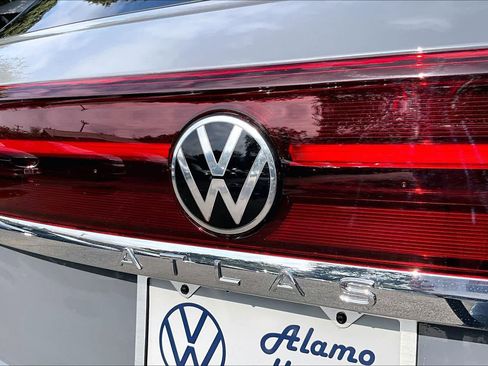 New 2026 Volkswagen Atlas Cross Sport SEL Premium R-Line image 15