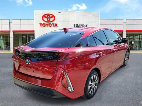 Used 2022 Toyota Prius Prime LE image 3