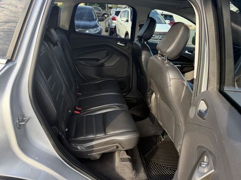 Used 2019 Ford Escape Titanium FWD image 11