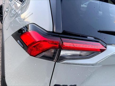 Used 2023 Toyota RAV4 XLE Premium image 28