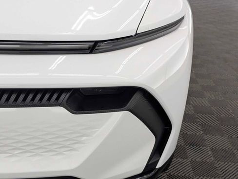 New 2026 Chevrolet Equinox EV LT image 10