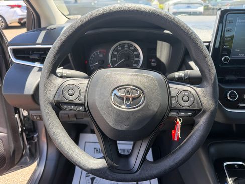 Used 2021 Toyota Corolla LE FWD image 8