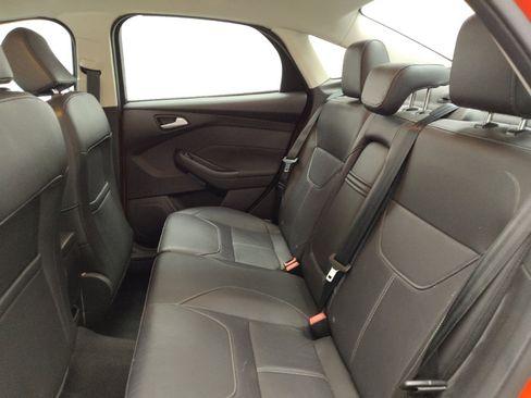Used 2015 Ford Focus SE w/ Equipment Group 201A FWD image 18