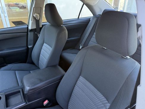 Used 2016 Toyota Camry LE FWD image 10