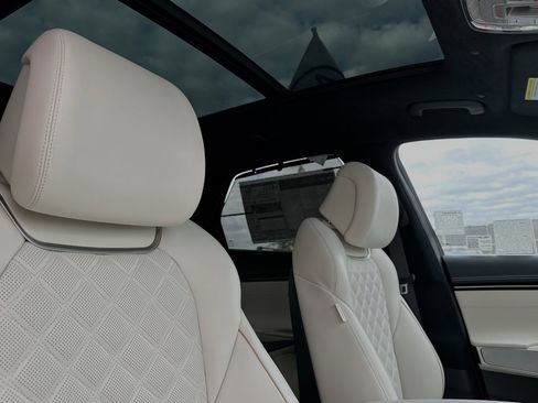 New 2024 Genesis Electrified GV70 Prestige w/ Prestige Package image 18