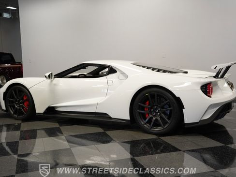Used 2017 Ford GT image 8