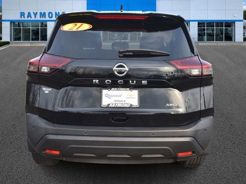 Used 2021 Nissan Rogue S image 4