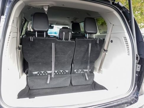 Used 2024 Chrysler Pacifica Select image 27