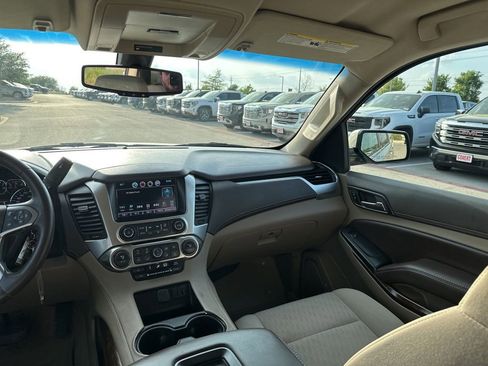 Used 2016 Chevrolet Suburban LS image 24