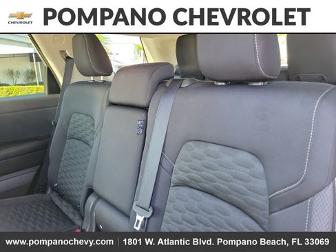 Used 2022 Nissan Pathfinder SV image 15