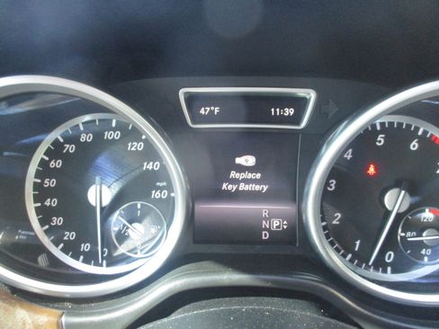 Used 2015 Mercedes-Benz ML 350 4DR ML350 4matic image 22