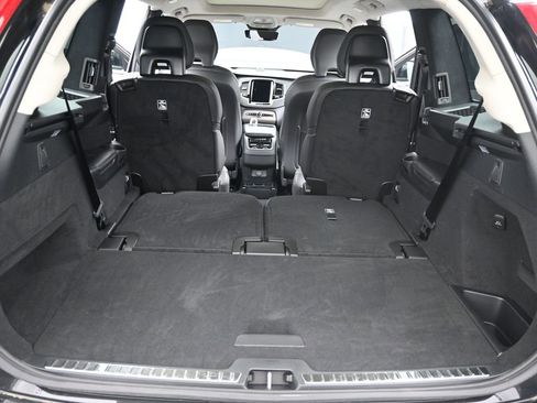 Used 2024 Volvo XC90 B6 Ultimate w/ Lounge Package image 14