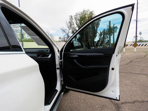 Used 2020 BMW X1 sDrive28i w/ Convenience Package image 17