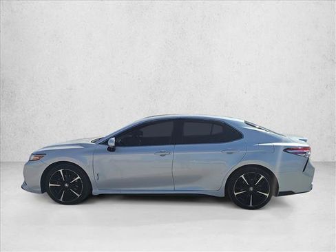 Used 2020 Toyota Camry XSE image 2