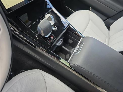 Certified 2025 Land Rover Range Rover Sport Autobiography AWD/4WD image 25