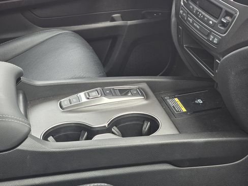 Used 2025 Honda Passport EX-L image 14