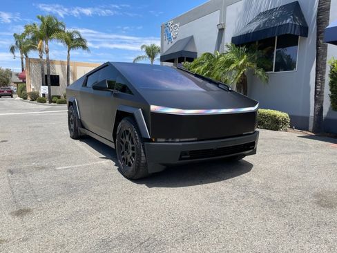 Used 2025 Tesla Cybertruck Cyberbeast AWD/4WD image 3