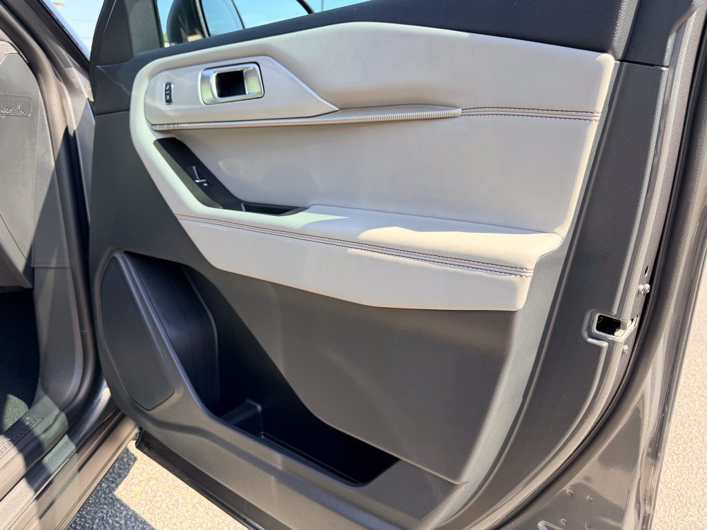 New 2026 Ford Explorer Active w/ Active Comfort Package RWD image 8