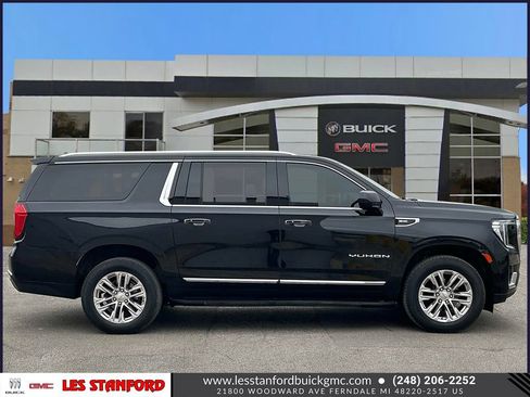 Used 2023 GMC Yukon XL SLT AWD/4WD image 7