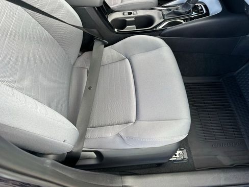 Used 2025 Toyota Corolla SE image 16