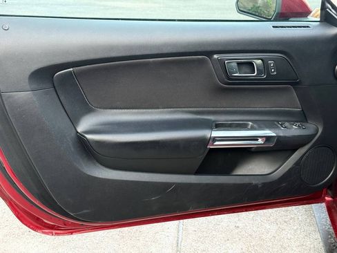 Used 2020 Ford Mustang Coupe RWD image 11