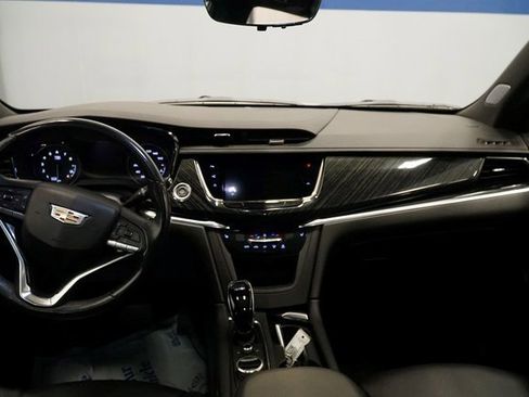 Certified 2022 Cadillac XT6 Premium Luxury w/ Technology Package image 14