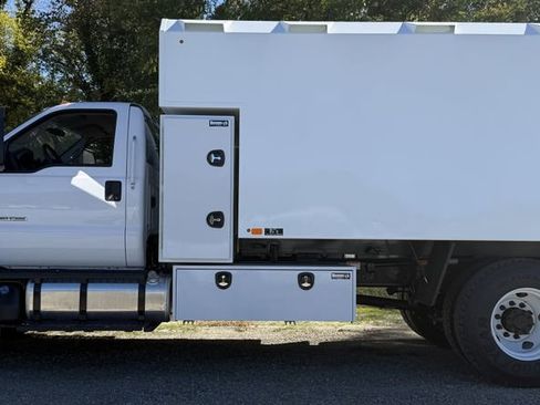 New 2026 Ford F750 2WD Regular Cab Super Duty image 4