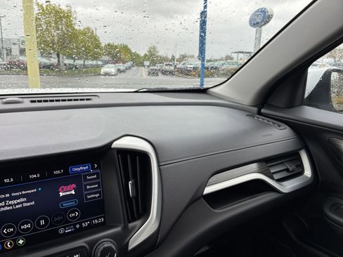 Used 2024 GMC Terrain SLT AWD/4WD image 38