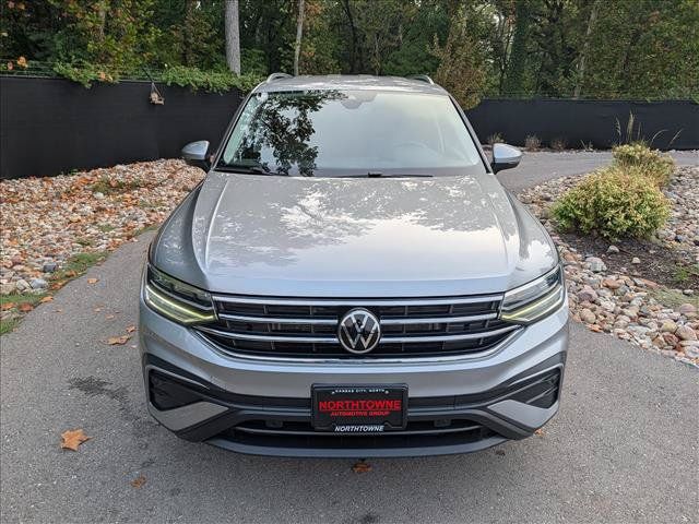 Used 2022 Volkswagen Tiguan SE AWD/4WD image 8