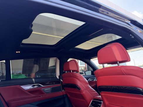 Used 2022 BMW 740i xDrive w/ M Sport Package image 31