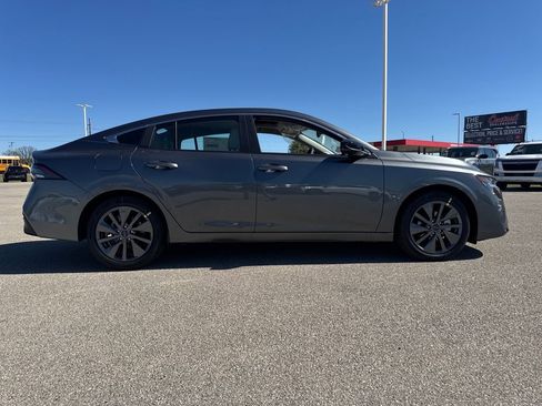 New 2026 Nissan Sentra SL w/ Floor Mat Package image 7