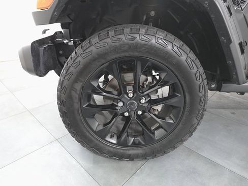 Used 2024 Jeep Gladiator Sport image 25