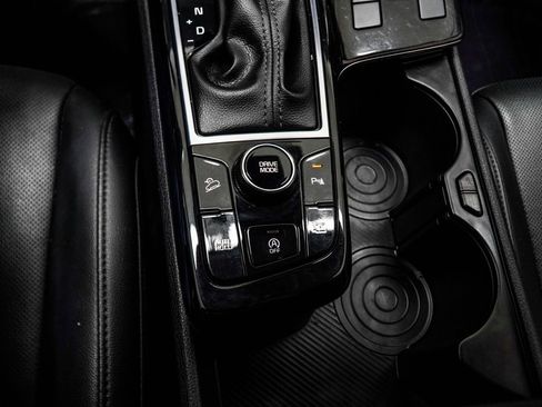 Used 2025 Kia Sportage EX w/ Premium Package FWD image 20
