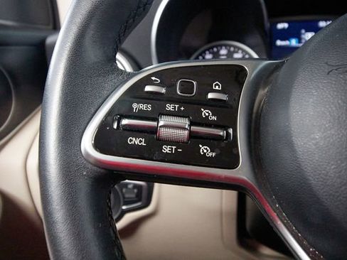 Used 2022 Mercedes-Benz GLC 300 4MATIC image 13