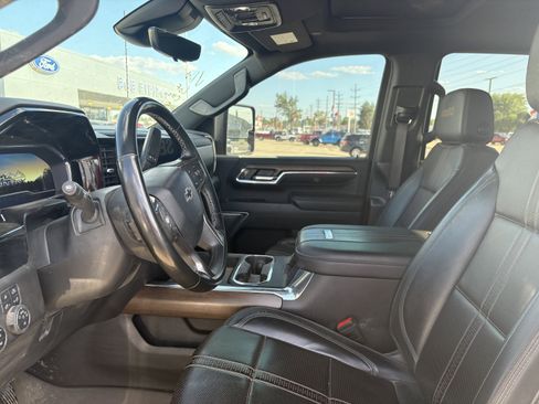 Used 2024 Chevrolet Silverado 3500 High Country w/ High Country Premium Package AWD/4WD image 8