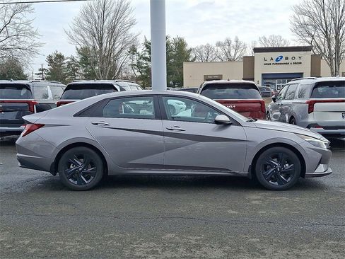 Used 2023 Hyundai Elantra SEL image 8