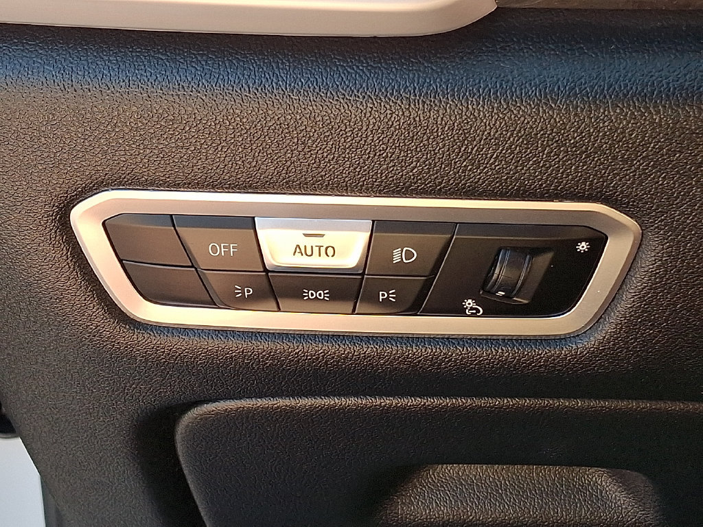Used 2022 BMW X5 xDrive40i AWD/4WD image 28