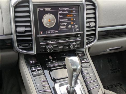 Used 2013 Porsche Cayenne S image 15
