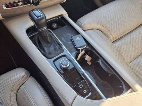 Used 2022 Volvo XC90 T6 Inscription image 14