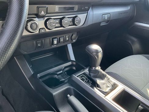 Used 2021 Toyota Tacoma TRD Off-Road image 19