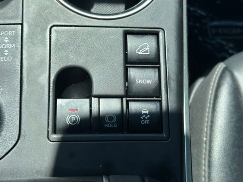 Used 2023 Toyota Highlander XSE AWD/4WD image 32