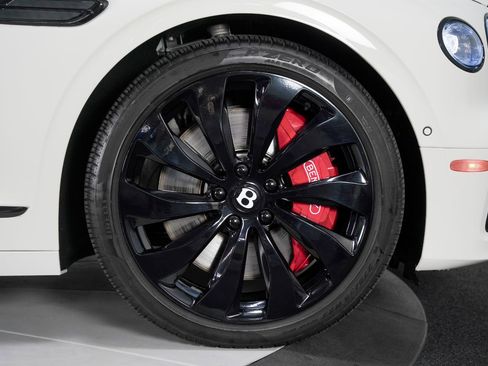 Used 2020 Bentley Flying Spur W12 image 24