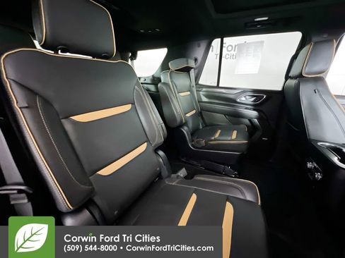Used 2023 GMC Yukon AT4 w/ Technology Package image 18