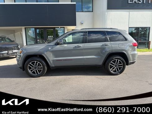 Used 2021 Jeep Grand Cherokee Trailhawk w/ Trailhawk Luxury Group AWD/4WD image 2